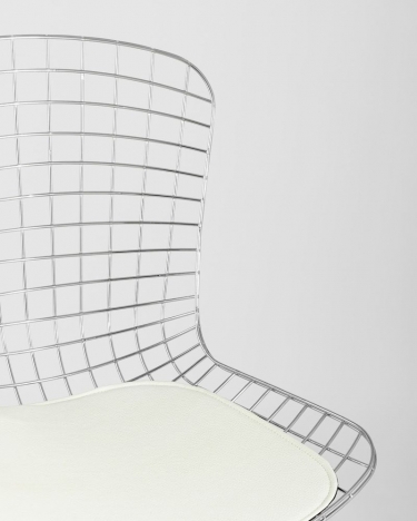 Стул обеденный Bertoia с белой подушкой из экокожи
