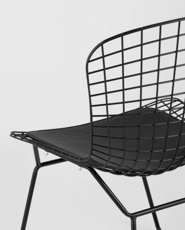 Стул обеденный Bertoia Черный с черной подушкой из экокожи