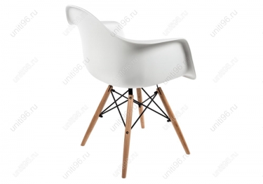 Стул деревянный  Eames PC-019