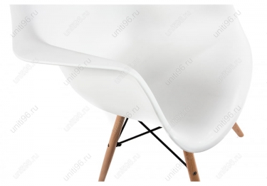 Стул деревянный  Eames PC-019