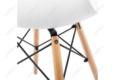 Стул деревянный  Eames PC-015 White