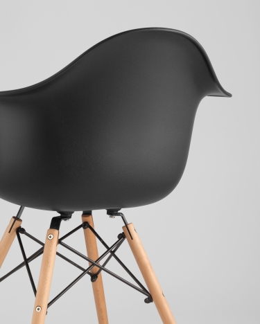 Стул Eames Daw Черный